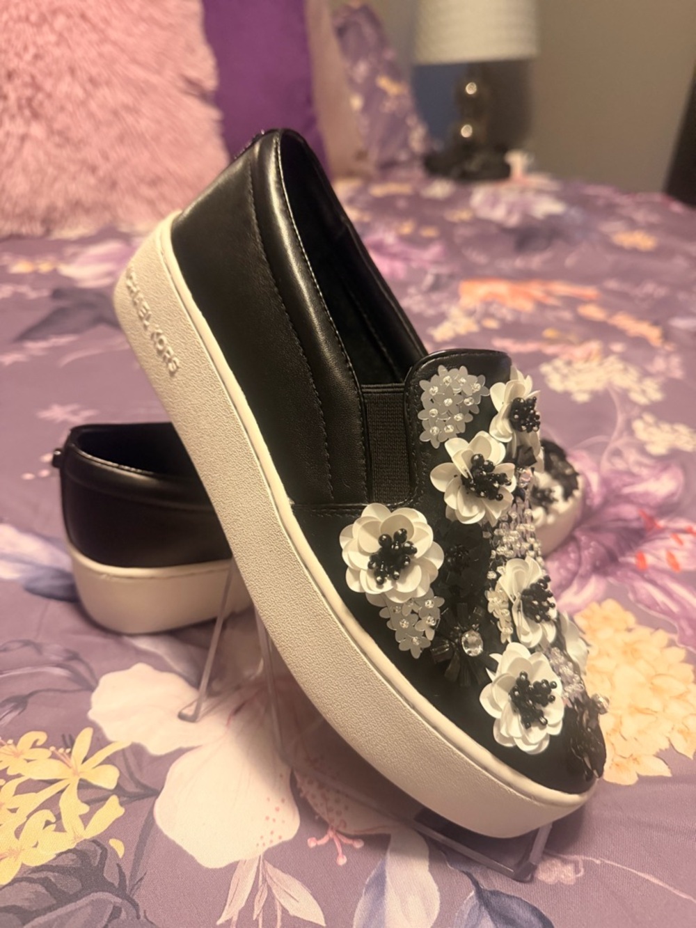 Michael Kors Trent leather slip on with flowers - Picture 3 of 9